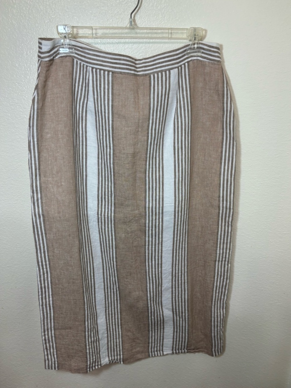 BCBGeneration Beige Striped Midi vacation Skirt with slit and pockets - Picture 4 of 8
